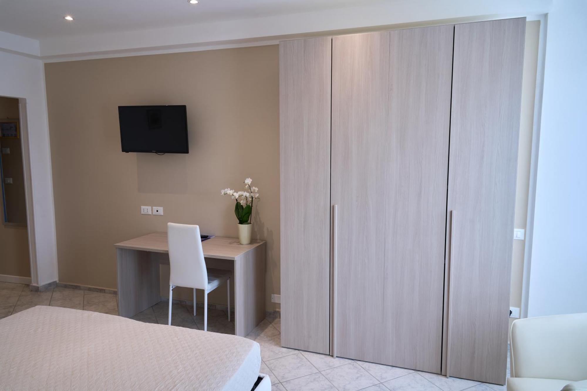 Family Plus,1742589551:JPEG